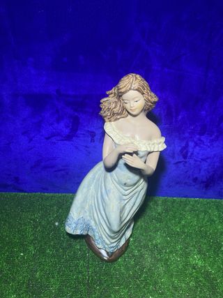# Figura porcelana valenciana CERAGAN mujer