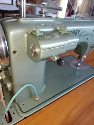 Máquina de coser Refrey Transforma