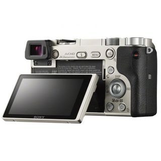 Sony Alpha 6000 color Plateado con objetivo 16-50m