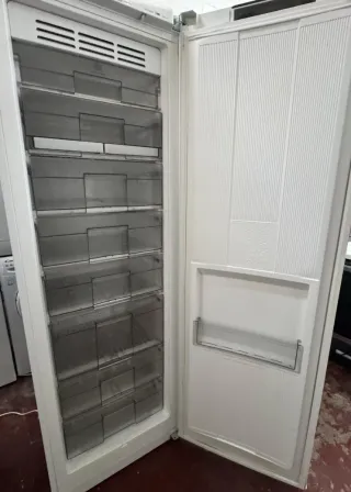 CONGELADOR VERTICAL DE OCASIÓN BUEN ESTADO