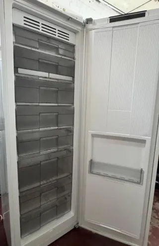 CONGELADOR VERTICAL DE OCASIÓN BUEN ESTADO