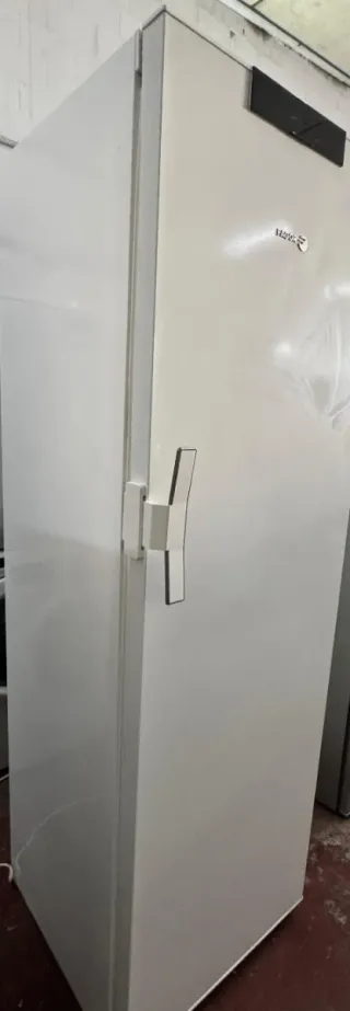 CONGELADOR VERTICAL DE OCASIÓN BUEN ESTADO