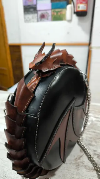 Bolso de cuero con Dragón