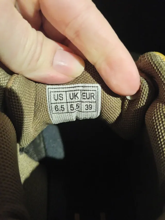 Zapatillas hombre. Lois. Talla 39