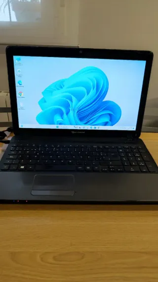 Portátil Packard bell i3 SSD 4Gb Windows 11