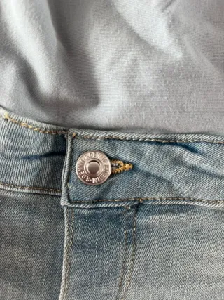 Pantalón corto premamá vaquero H&M; Tiro bajo