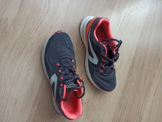 Zapatillas deportivas grises y rosas t-36.