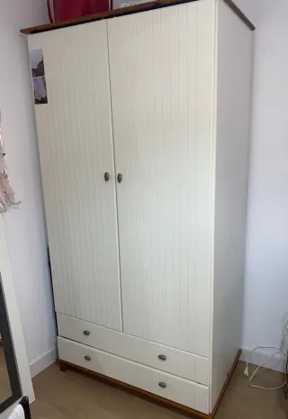 Armario blanco con dos cajones