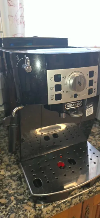 Cafetera DeLonghi Magnifica S. muy poco uso