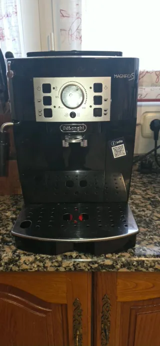 Cafetera DeLonghi Magnifica S. muy poco uso