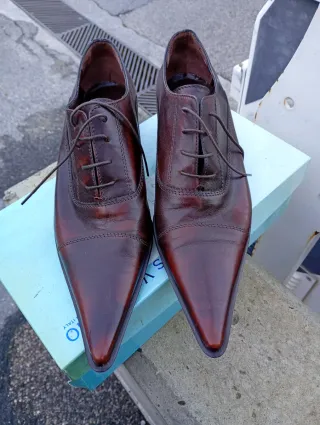 Scarpa a punta in pelle miss valentino made in Ita