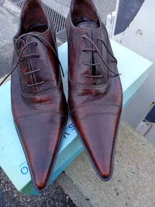 Scarpa a punta in pelle miss valentino made in Ita