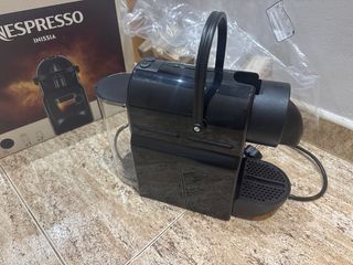 Nespresso Inissia negra - Nueva a estrenar