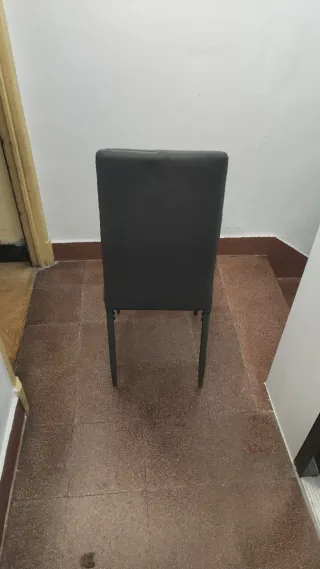 Silla comedor/salón gris.