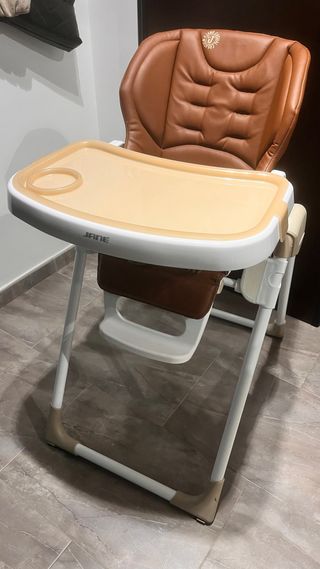 Trona Jane Mila piel reclinable y con bandeja