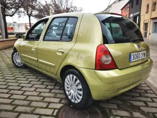 Renault Clio "IMPECABLE"