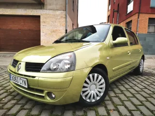 Renault Clio "IMPECABLE"