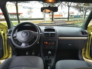 Renault Clio "IMPECABLE"