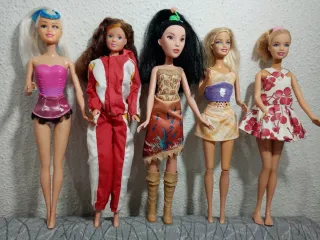 Lote Barbies y regalo