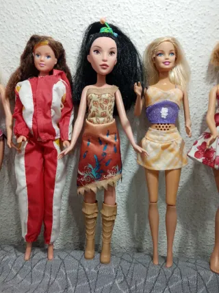 Lote Barbies y regalo