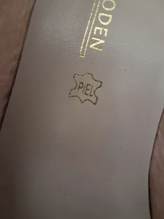 MANOLETINAS PIEL CON TACÓN