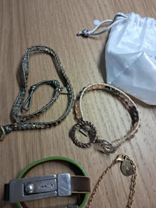 Bisuteria guess, bimba, uno de cincuenta, viceroy