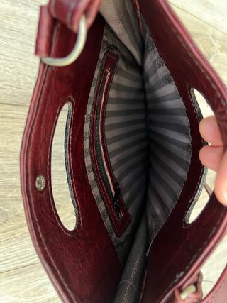 Bolso bandolera de cuero burdeos –nuevo a estrenar