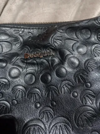 Bolso desigual negro