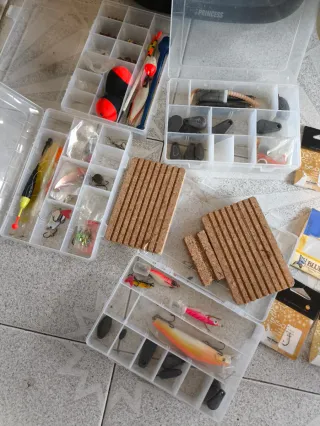 Maletín de material de pesca