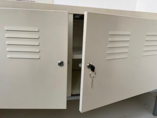 armario cabinet de metal blanco IKEA