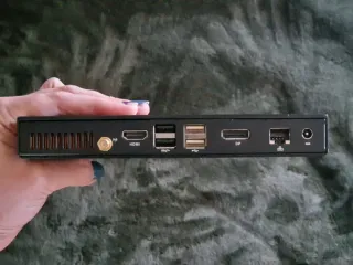 Mini ordenador Giada con Batocera y mando SNES USB