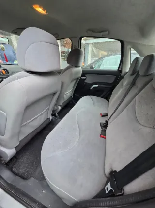 Se vende Citroen C3 Año 2005 Motor 1.4 gasolina 17