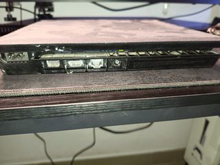 PS4 Slim 1TB con mando, funda de mando y soporte