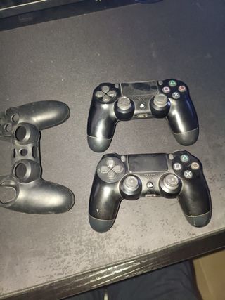 PS4 Slim 1TB con mando, funda de mando y soporte