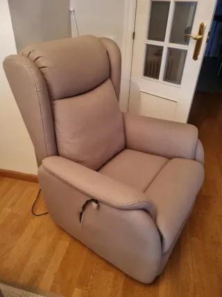 Sillón abatible eléctrico.