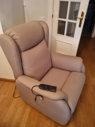 Sillón abatible eléctrico.