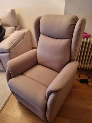 Sillón abatible eléctrico.