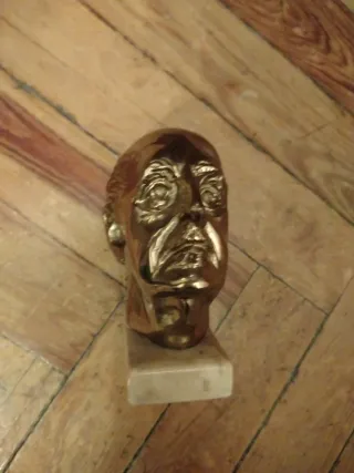 Escultura bronce Franco sobre base mármol  12x9cm