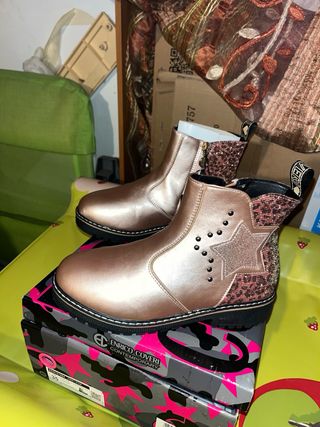 Scarpe bimba n. 34 e stivali n. 35 nuovi