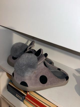 Scarpe bimba n. 34 e stivali n. 35 nuovi