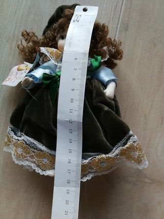 Bambola in ceramica da collezione green porcellana