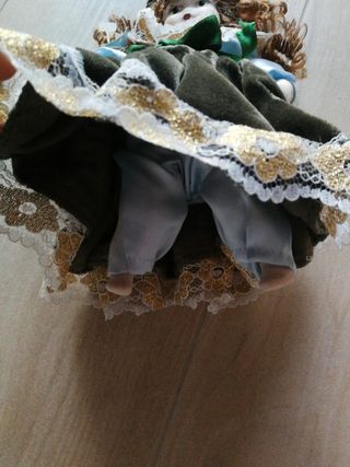 Bambola in ceramica da collezione green porcellana