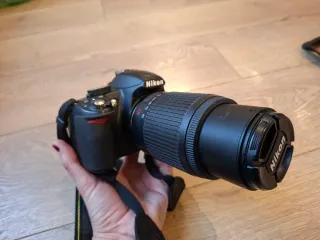 Nikon D3100 cámara reflex + objetivo 55-200