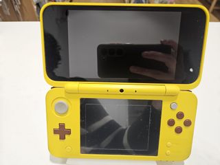 Nintendo 2DS XL Edición Pikachu con 6 juegos