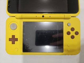 Nintendo 2DS XL Edición Pikachu con 6 juegos