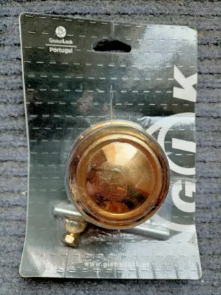 Pomo de puerta Global Lock bronce