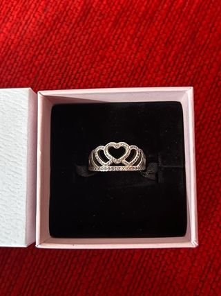 Anillo Pandora Tiara Corazones