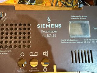 Radio Siemens RG44 Válvulas Lámparas Antigua
