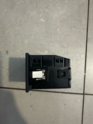 Enchufe conector USB 81A035736