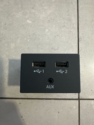 Enchufe conector USB 81A035736